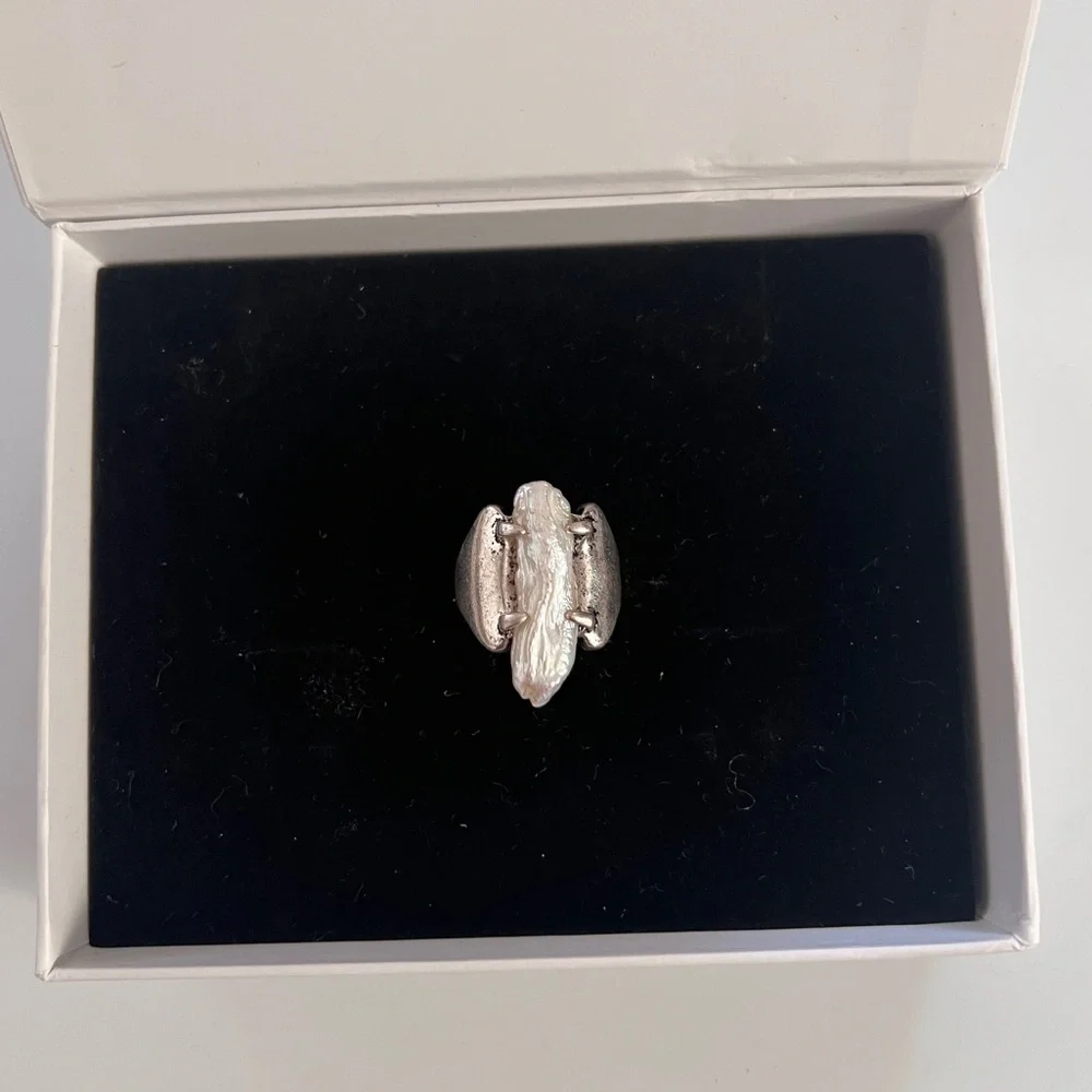 Free people Silver Baroque Pearl Statement Ring - Picture 3 of 12